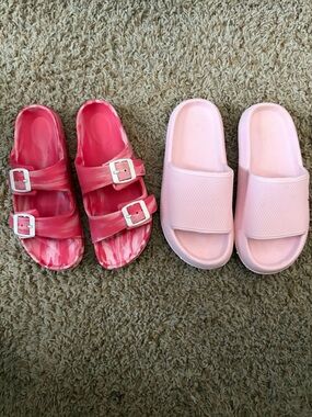 Girl’s Slide-in Sandals Lot size 2/3